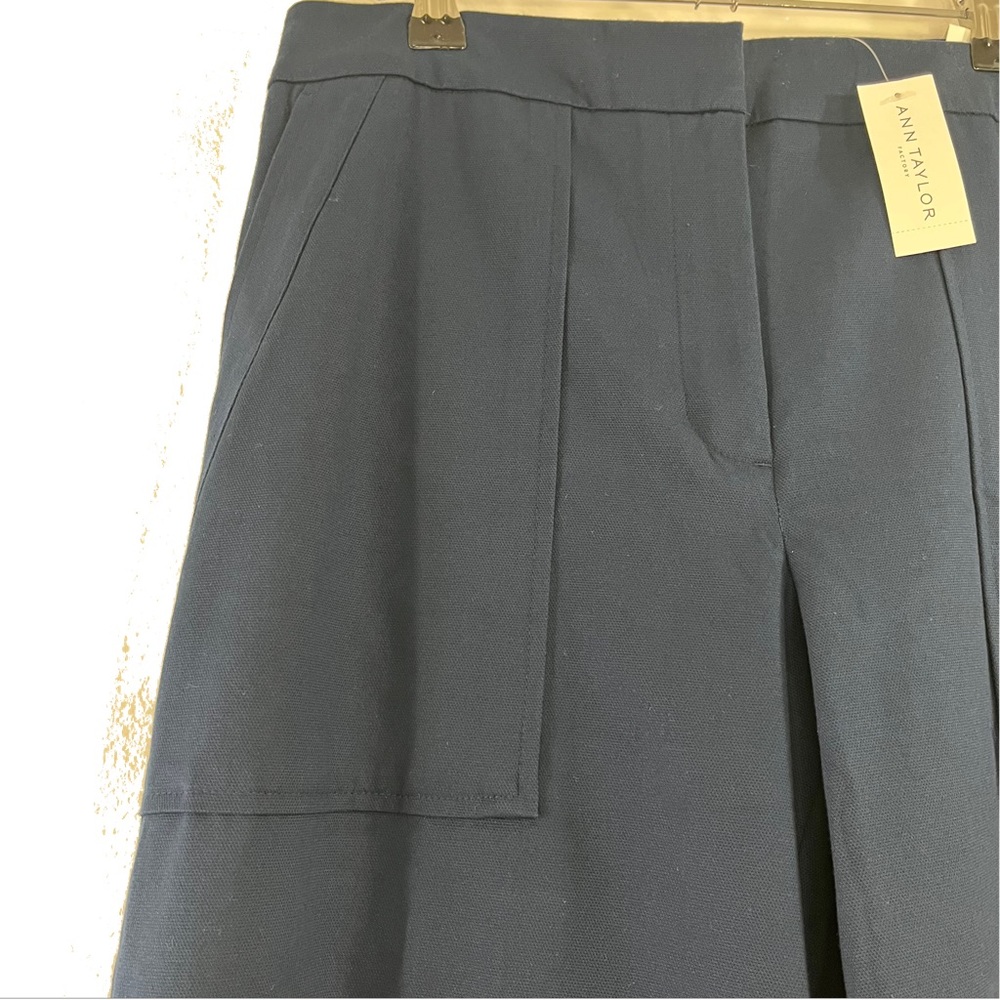 Ann Taylor Factory Woman’s Navy The Wide Leg Crop Pants Porkchop Pockets Size 6 - Picture 2 of 11